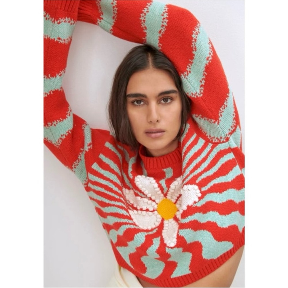Zara Red and Mint Daisy Flower cropped Sweater Sz M